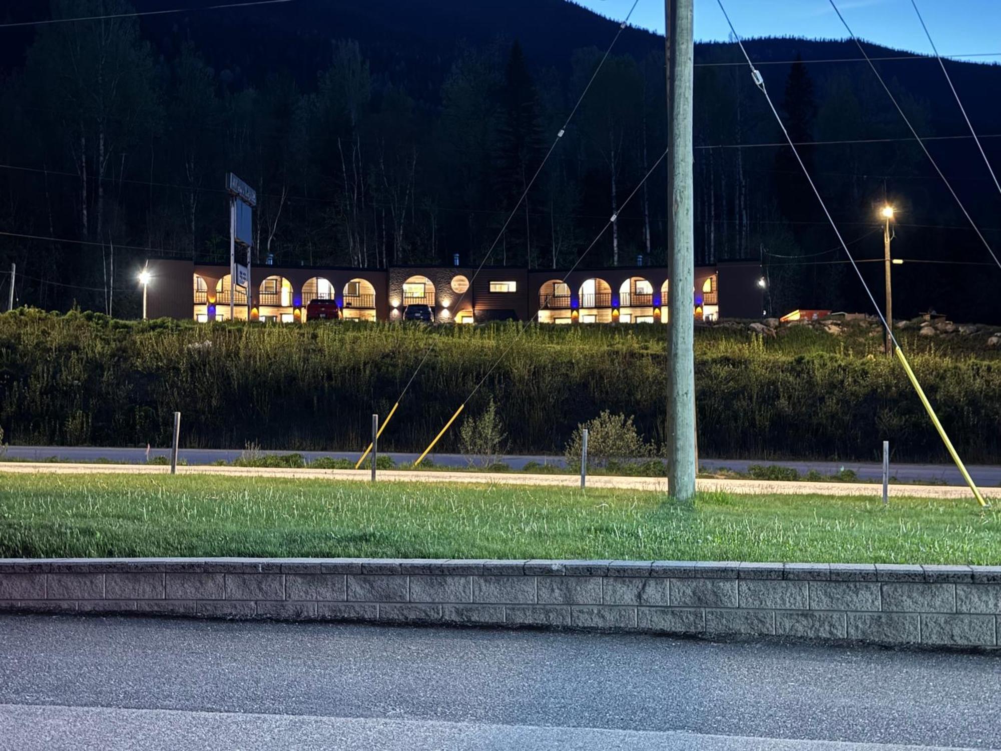 Avola Mountain Lodge Exterior photo